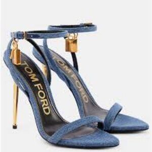 Worn once. Great condition. Dust bag included.